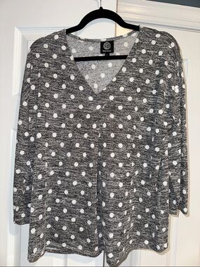 bobeau Black and White Polka Dot V-Neck Tunic